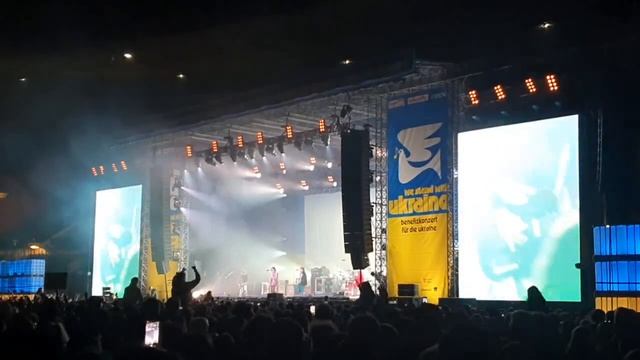 Bilderbuch - Bungalow (Ukraine-Benefizkonzert Wien 2022) смотреть онлайн