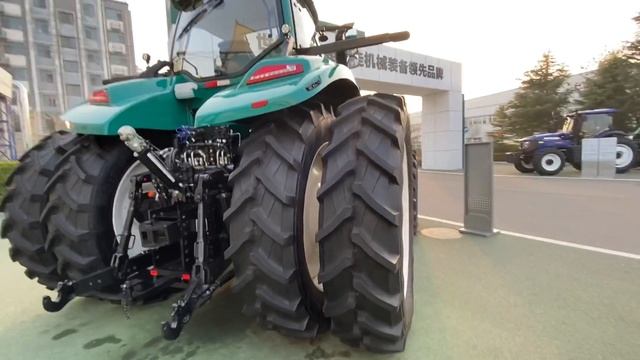 LOVOL P8 Series Tractor , CVT 340hp