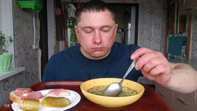 мукбанг/обжор/суп с лапшой,бутерброды с колбасой,соленья/ смотреть онлайн