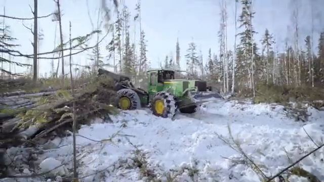 работа техники JOHN DEERE.