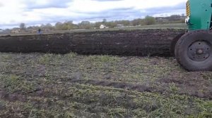 Мой второй трактор ЮМЗ с плугом 3-35 пахота двух огородов