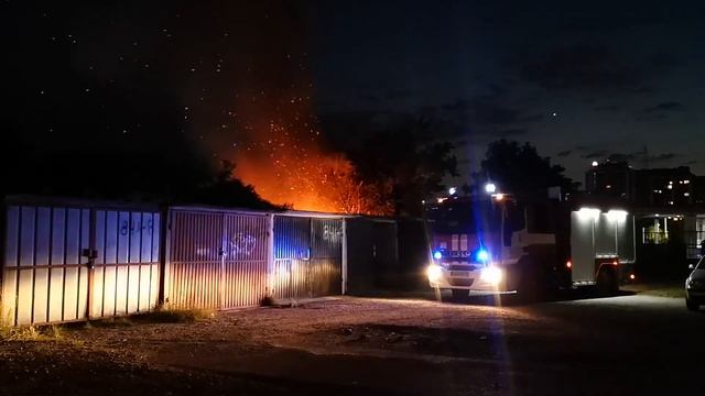 Пожар в ЖК "Дружба" 1, София / Fire in Druzhba District, Sofia, Bulgaria 🔥🔥 смотреть онлайн