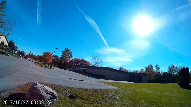 Flying my Syma X5UC on a Windy Day смотреть онлайн