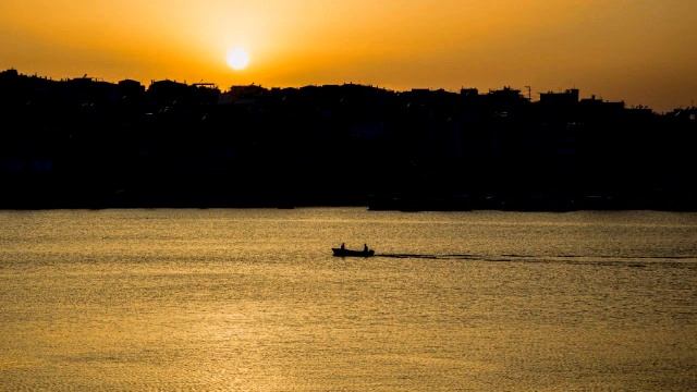 "ΤΟ ΒΑΛΣ ΤΟΥ ΕΥΡΙΠΟΥ" смотреть онлайн