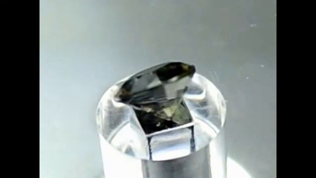 Diamond Cut Green Sapphire смотреть онлайн