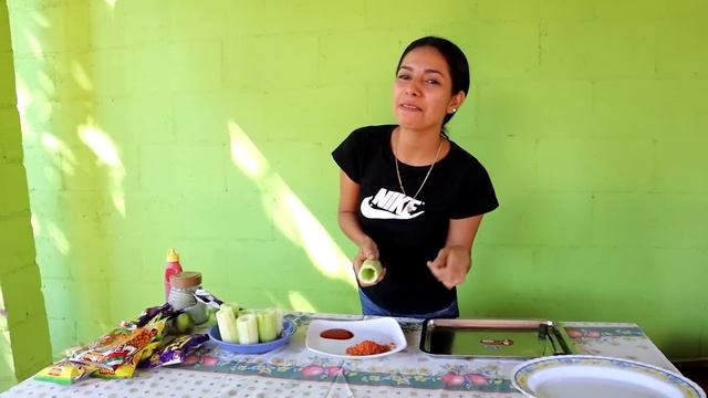 PREPARANDO RICOS PEPINOS LOCOS EN EL SALVADOR