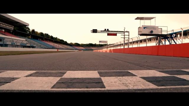 Official Porsche 911 With Special Akrapovic Exhaust смотреть онлайн