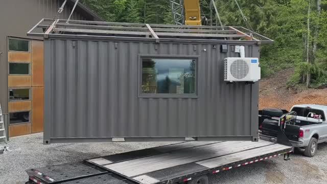 Автономный дом из грузовых контейнеров!