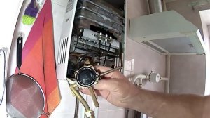 Потекла газовая колонка. Быстрый ремонт.