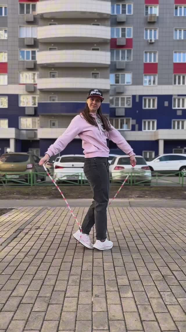 Манипуляции со скакалкой смотреть онлайн