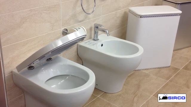 Sanitari a terra serie Clear di Olympia ceramica con sedile rallentato смотреть онлайн