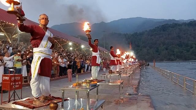 Live Ganga Aarti Triveni Ghat Rishikesh 29/06/2024 смотреть онлайн