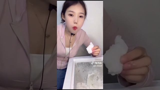 мукбанг снега из морозилки! смотреть онлайн