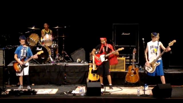 "Wipe Out" (cover) The Ventures by CLOUD NINE смотреть онлайн