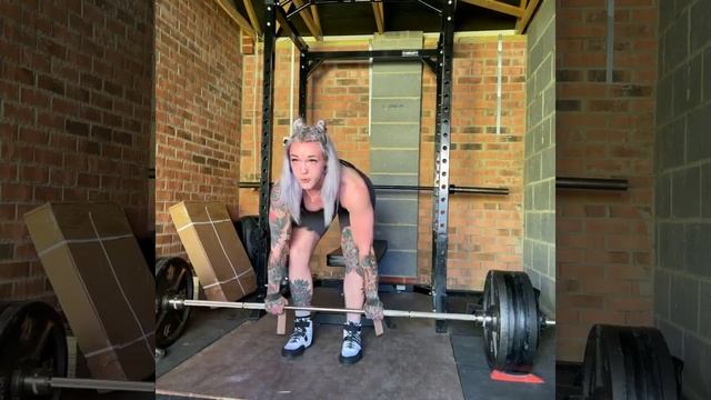 She Did 230 KG / 507 LBS Deadlift for 3 Reps Powerlifting Strength #shorts смотреть онлайн