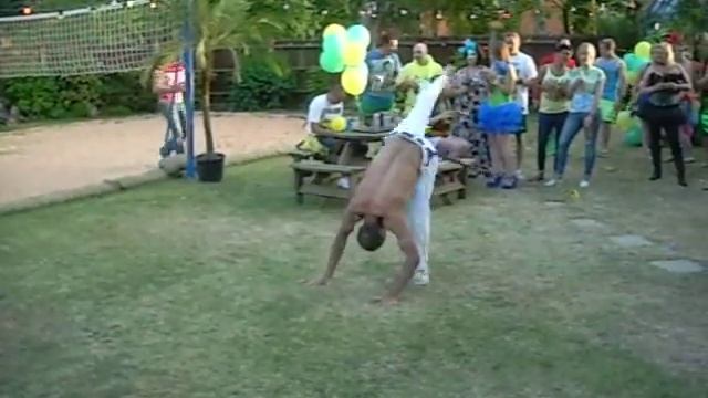 Samba Shows with Capoeira Martial Art from Brazil смотреть онлайн