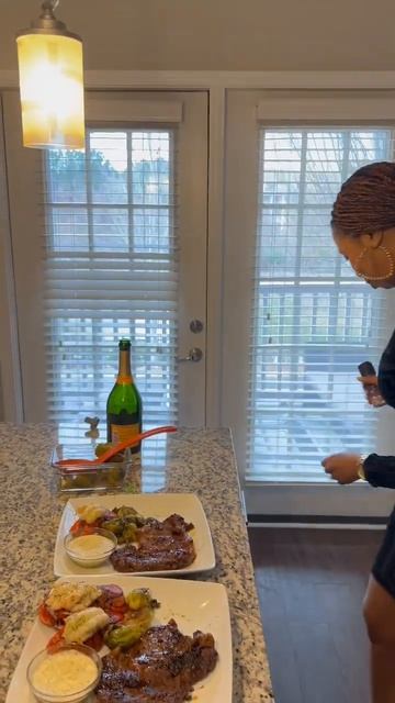 She prepared a seafood Meal #shorts #food смотреть онлайн