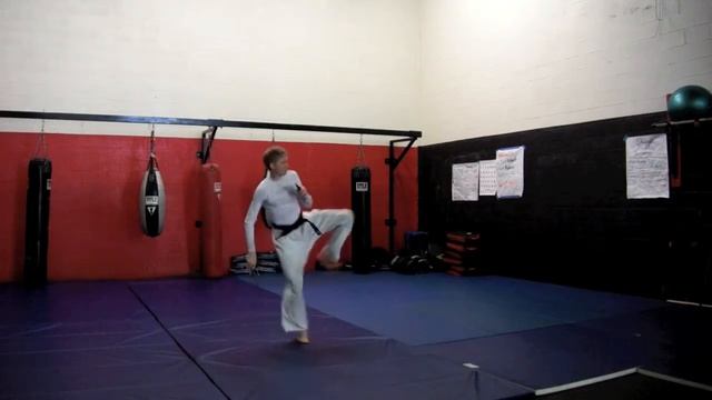 Hollowell Sensei - Sai Kata смотреть онлайн