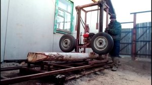 Самодельная ленточная пилорама на колесах