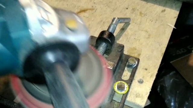 НОЖ ИЗ РЕССОРЫ/SPRING KNIFE. смотреть онлайн