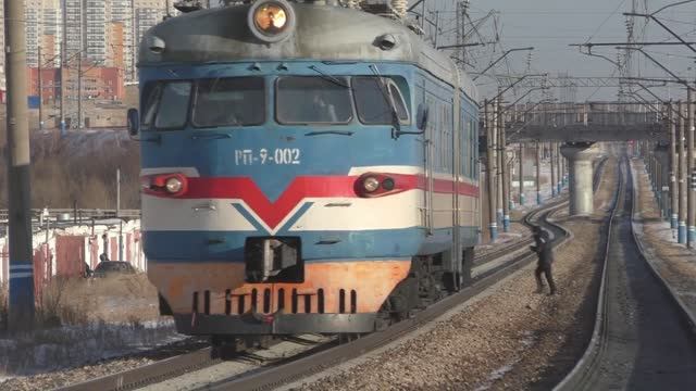 Рабочая электричка РП-9 в Красноярске - редкие кадры | Железная дорога в Сибири смотреть онлайн
