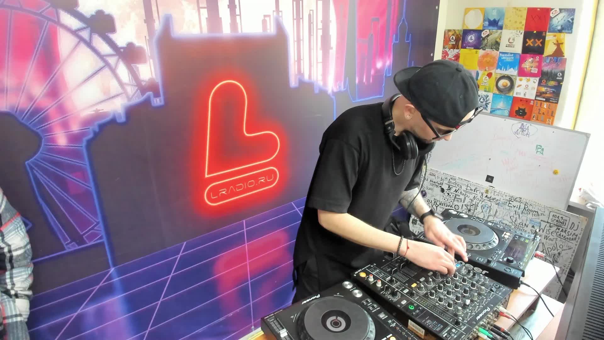 Живые игры 01.04.25 смотреть онлайн