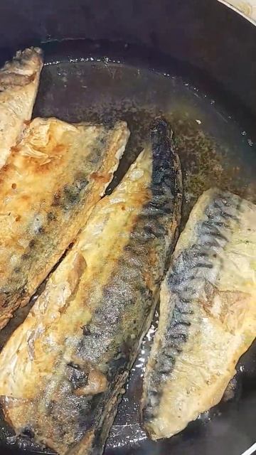 #скумбрия на сковороде #вкусно #tastyfood #yummy #приятногоаппетита #вкуснаяеда смотреть онлайн