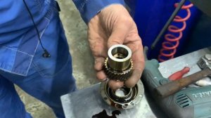 Замена кривой муфты VVT и ремня ГРМ на Вольво хс90.