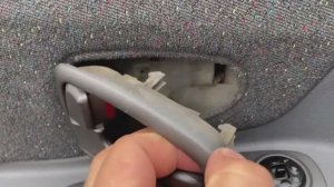 Hyundai Accent КАК СНЯТЬ ОБШИВКУ ДВЕРИ