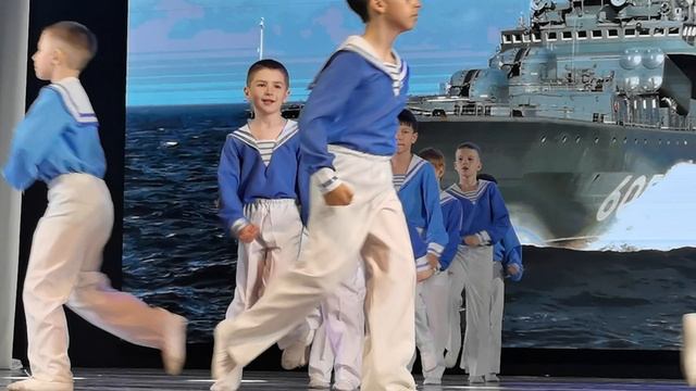 хореографический ансамбль Кириллица, танец моряков младший сын Семён