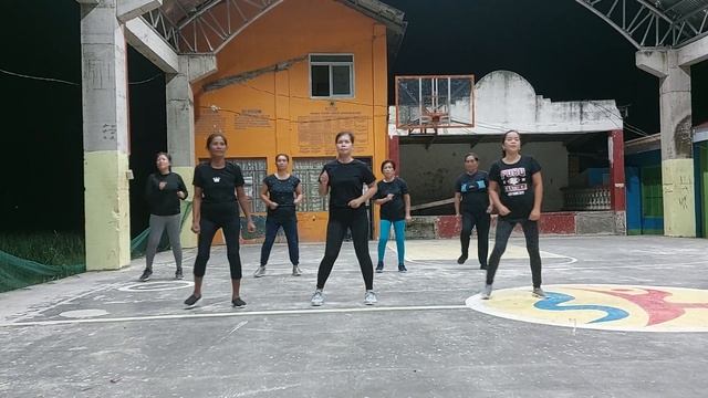 There's A Kind Of Hush,Du wah Didy, Beautiful Sunday, Mama Mia RetroMedly Zumba ZumbaFam (lhyn YT) смотреть онлайн