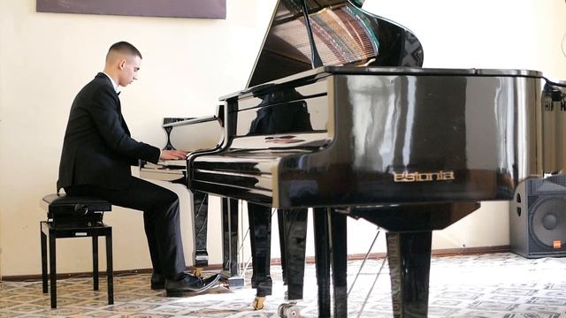 Beethoven. Piano Sonata No. 1 in F Minor, Op. 2 No. 1: I. Allegro / Л. БЕТХОВЕН - Соната №1 фа минор смотреть онлайн