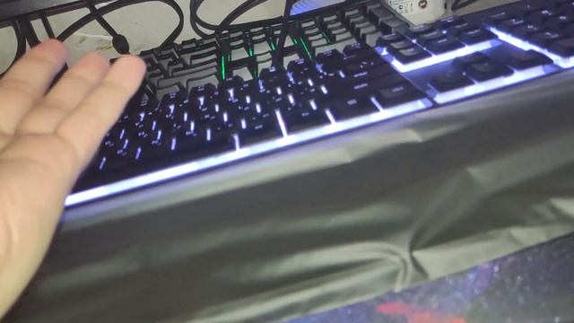 Искал тихую клавиатуру, чтобы не будить соседей (Razer Ornata V3x Vs Hyperx Alloy Core)