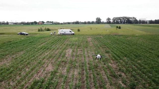 Використання дрона TTA M6E для внесення трихограми та обприскування полів - AGROSOLUM смотреть онлайн