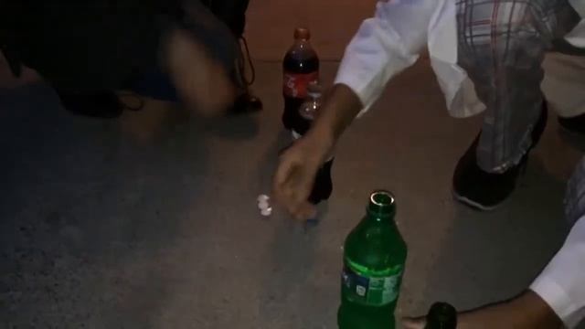 Effect of Mentos on Soda by Arshan. смотреть онлайн