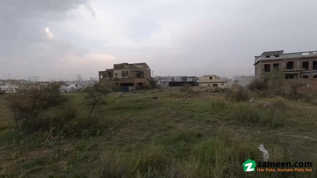 1 KANAL RESIDENTIAL PLOT FOR SALE IN NORTHERN STRIP E-11 ISLAMABAD смотреть онлайн