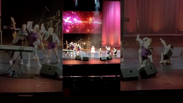 А в глазах сердечки, косички и колечки смотреть онлайн