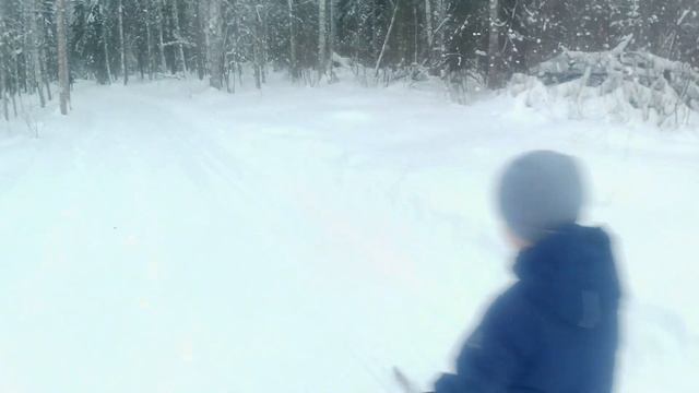 Покатушки с сыном на лыжах смотреть онлайн