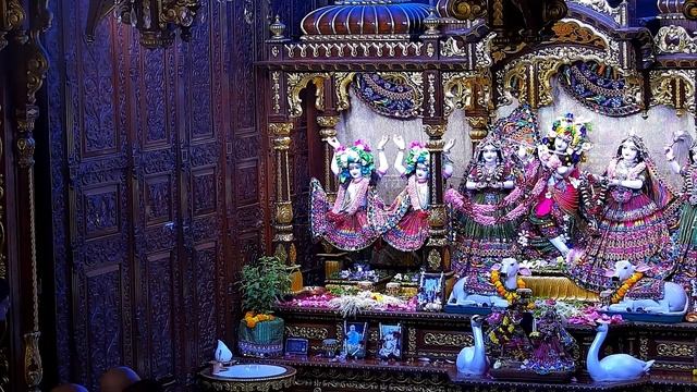 27th Mar. '24 | Sringar Aarti Darshan | Sri Sri Radha Gopinath Mandir | ISKCON Chowpatty Mumbai. смотреть онлайн
