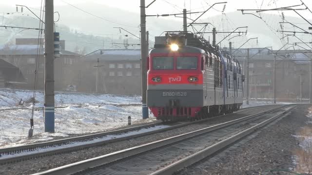 Сплотка электровозов Вл80р-1528, Эп1м-418, Эп1м-463 смотреть онлайн