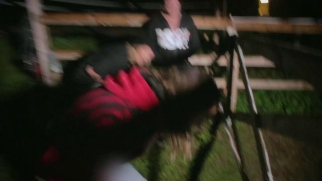 Peeing On An Electric Fence - What Happens? смотреть онлайн