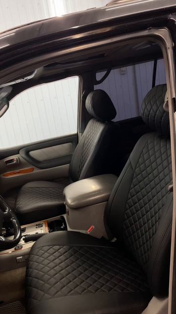 Toyota Land Cruiser 100. Авточехлы смотреть онлайн