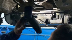 Замена сальника коленвала со снятием акпп на Вольво хс70.