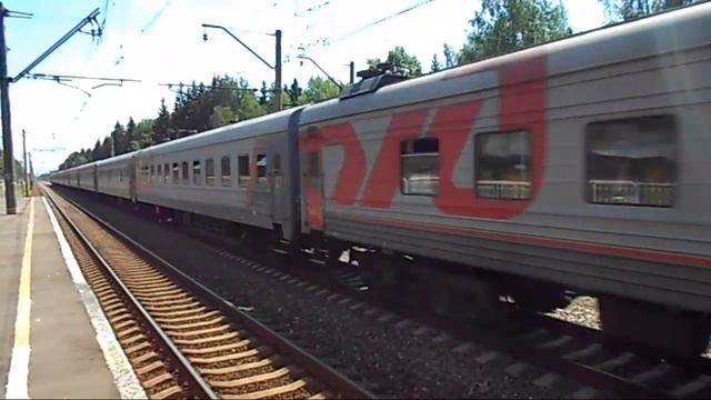Электровоз ЧС2Т-1014 с поездом №293 (Анапа → Мурманск) смотреть онлайн