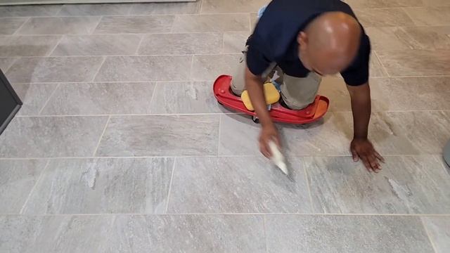 Tile & Grout Cleaning and Color Sealing Process смотреть онлайн