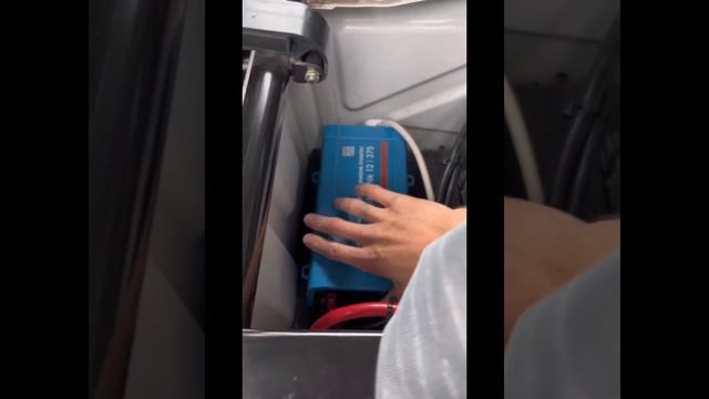 Mercedes sprinter SPLIT-CHARGE SYSTEM how i power my camper смотреть онлайн