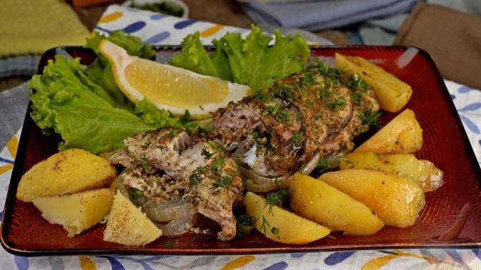 В рыбный день готовить не лень. СКУМБРИЯ, ЗАПЕЧЁННАЯ С КАРТОФЕЛЕМ