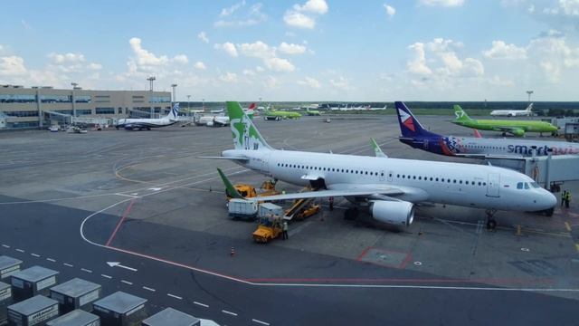 Перрон Домодедово через окно смотреть онлайн