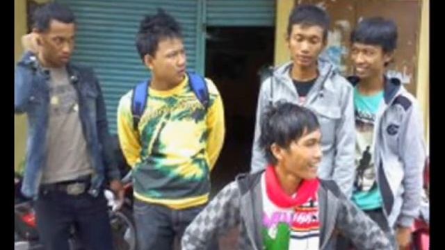 makan gak makan asal kumpul - SLANK смотреть онлайн