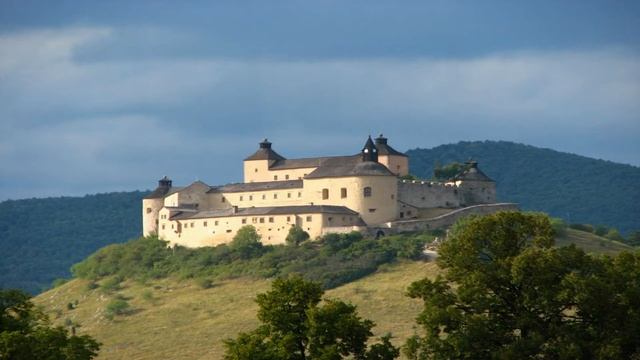 Modest Mussorgsky: The Old Castle / from suite „Pictures at an Exhibition” смотреть онлайн